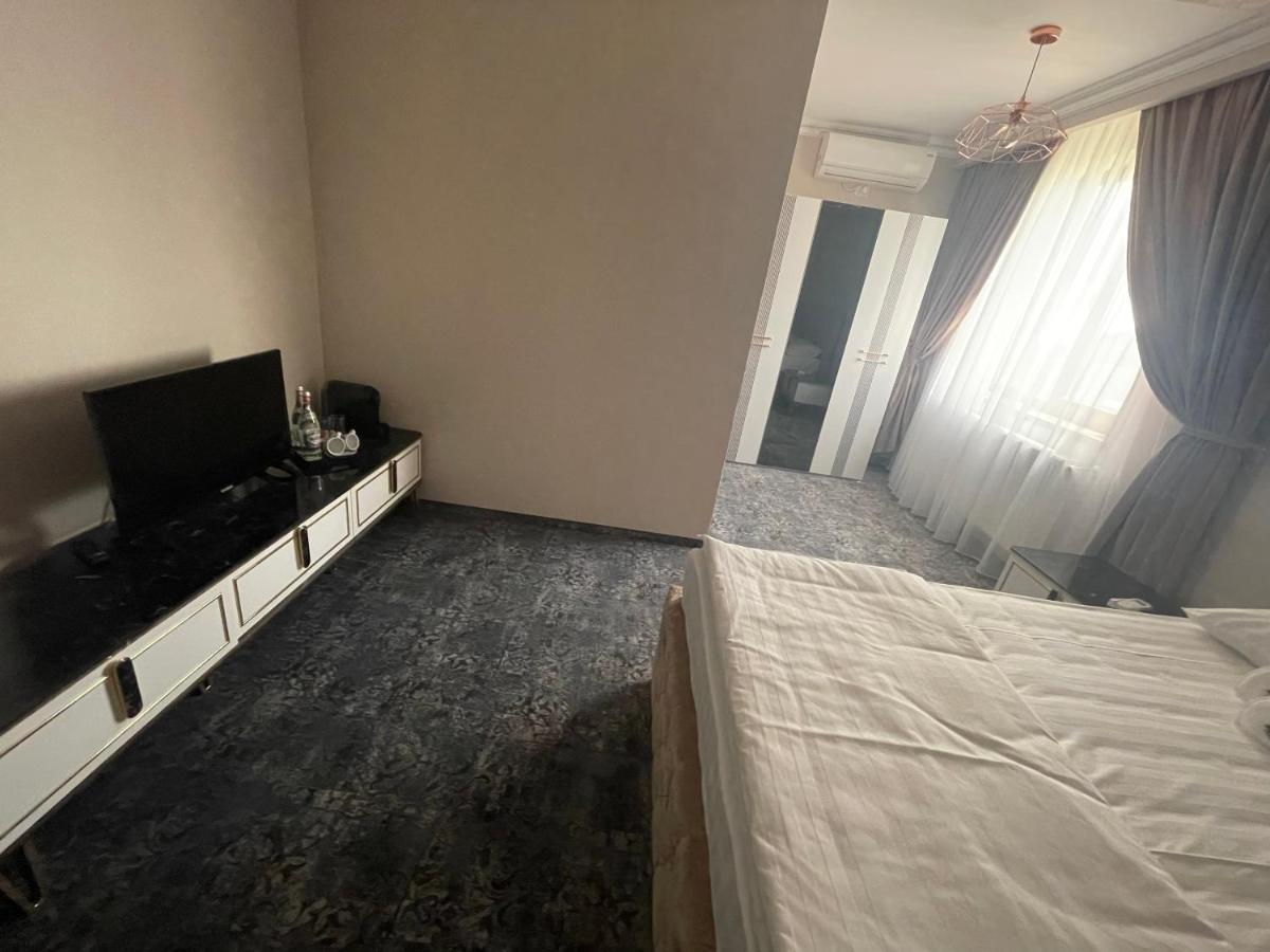 Pensiunea Ramina Hotel Adjud Bagian luar foto