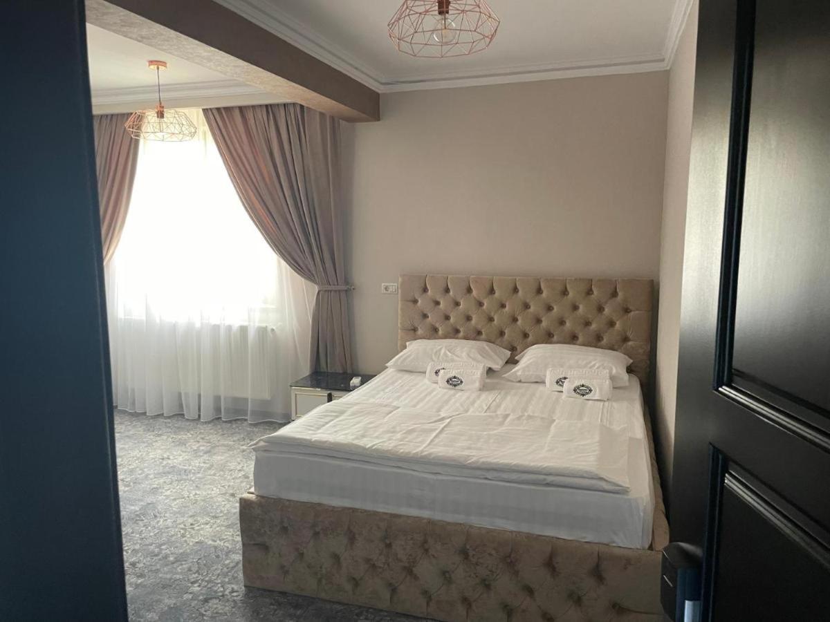 Pensiunea Ramina Hotel Adjud Bagian luar foto